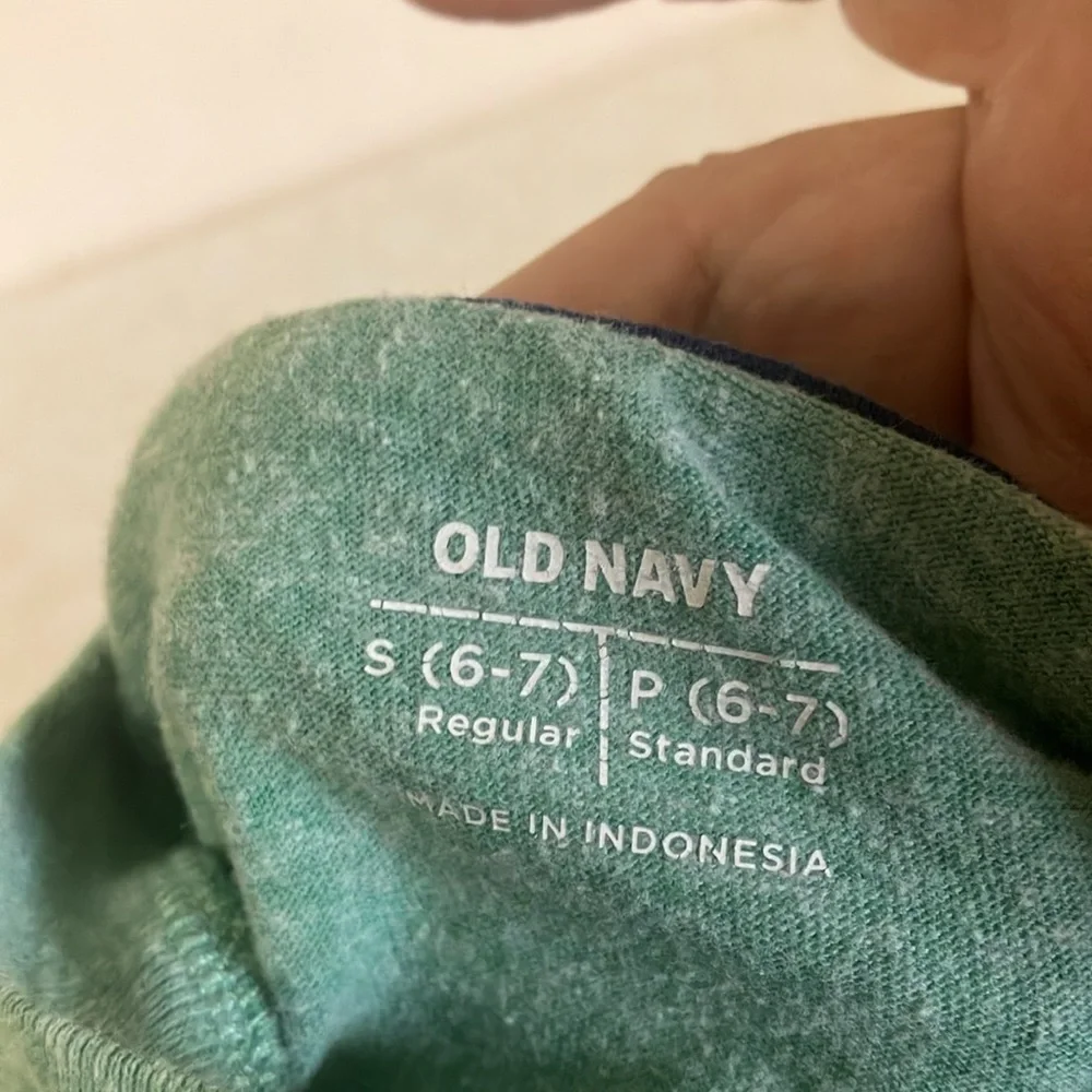 Old navy Green Heathered  children’s T-Shirt small